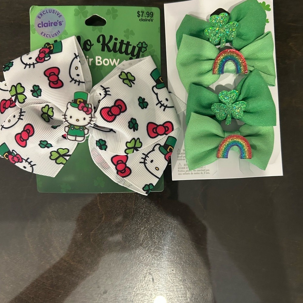 Hello Kitty Green and White Hair Accessories Set